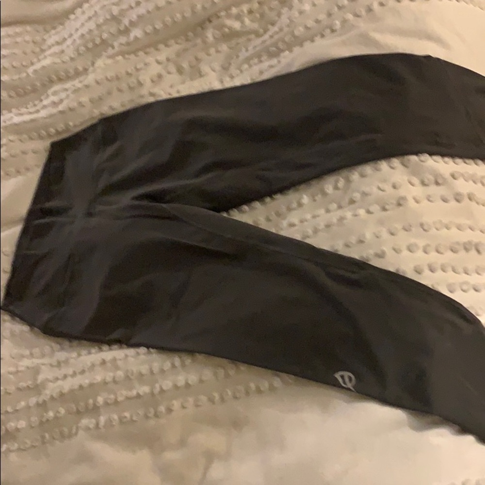 P’Tula shark skin crop legging